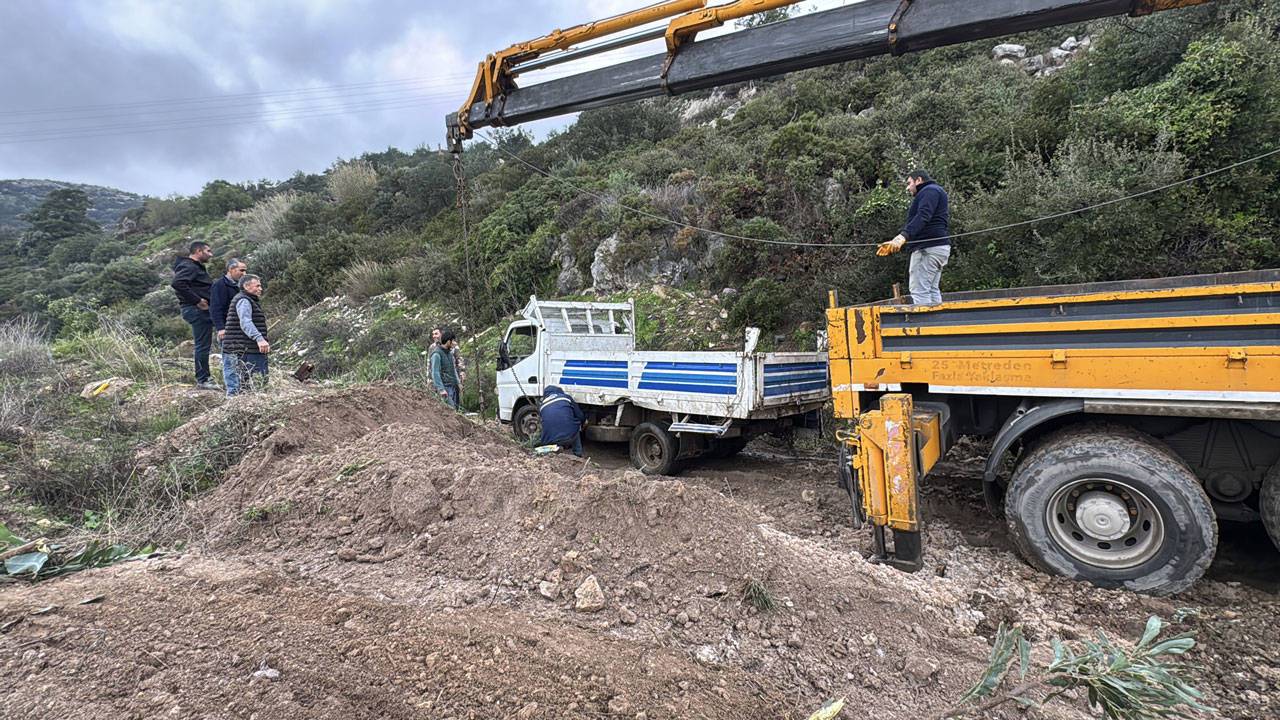 Bodrum’da kamyonet uçuruma devrildi: 3 yaralı